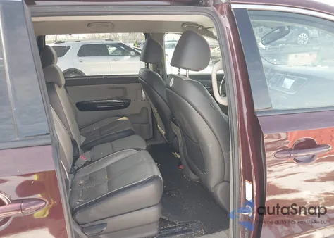 2018 Kia Sedona Ex z USA, uszkodzony, nr VIN KNDMC5C13J6406122